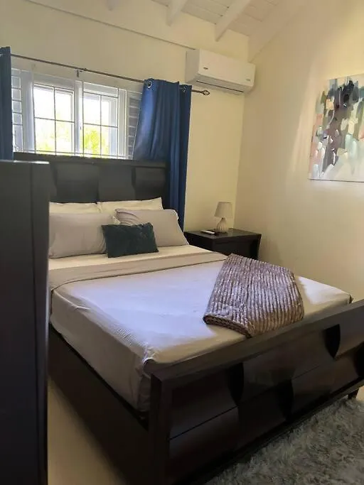 Coolshade Luxury Three Bedroom Ocho Rios Banks 0*,