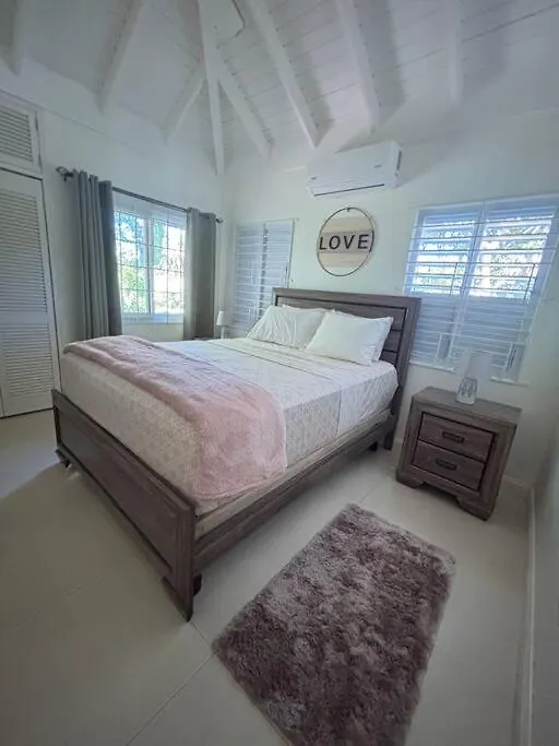 Coolshade Luxury Three Bedroom Ocho Rios Banks Villa