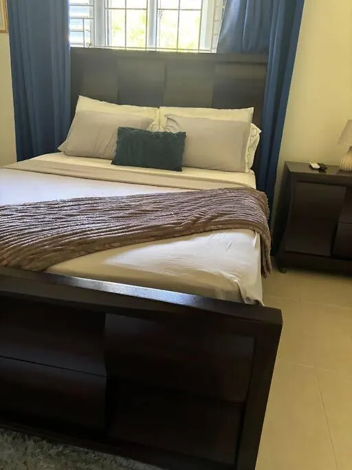 Villa Coolshade Luxury Three Bedroom Ocho Rios Banks
